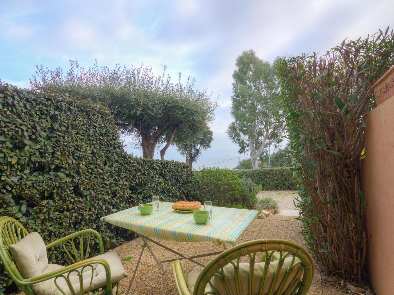 Apartment Les Jardins De La Mer-2 By Interhome Cavalaire-sur-Mer Exteriör bild